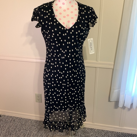 Jones New York Black Polka Dot Dress Size 10 NEW A marvelous all seasons Classic - Picture 9 of 9